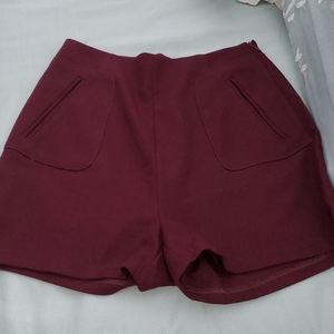 Essue Short